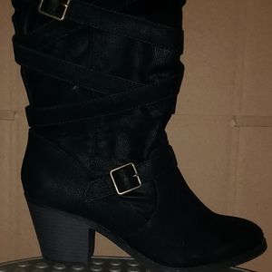 Muddy boots with heel